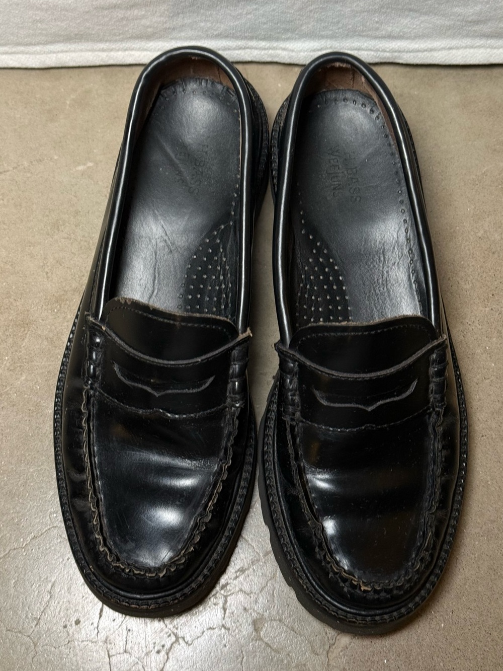 GH Bass Whitney Weejuns Super Lug Penny Loafers